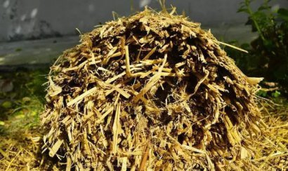 秸稈發(fā)酵制作有機(jī)肥的方法和步驟